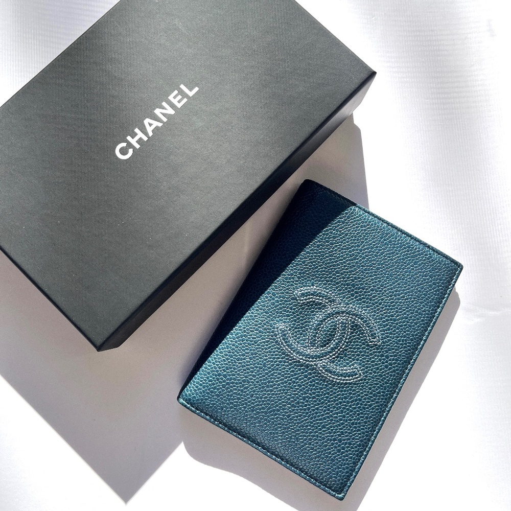 Authentic CHANEL Timeless CC 2019 Caviar Blue Passport Holder Case Cover
